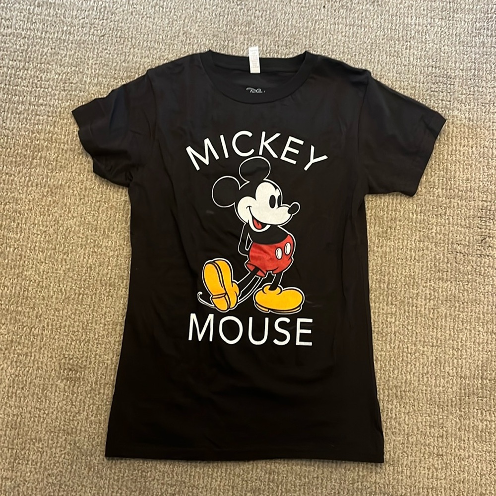 Never worn! Zuni size small women’s Disney Mickey Mouse t shirt in black